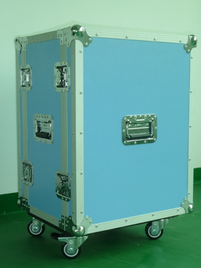 Mobile power distribution main cabinet